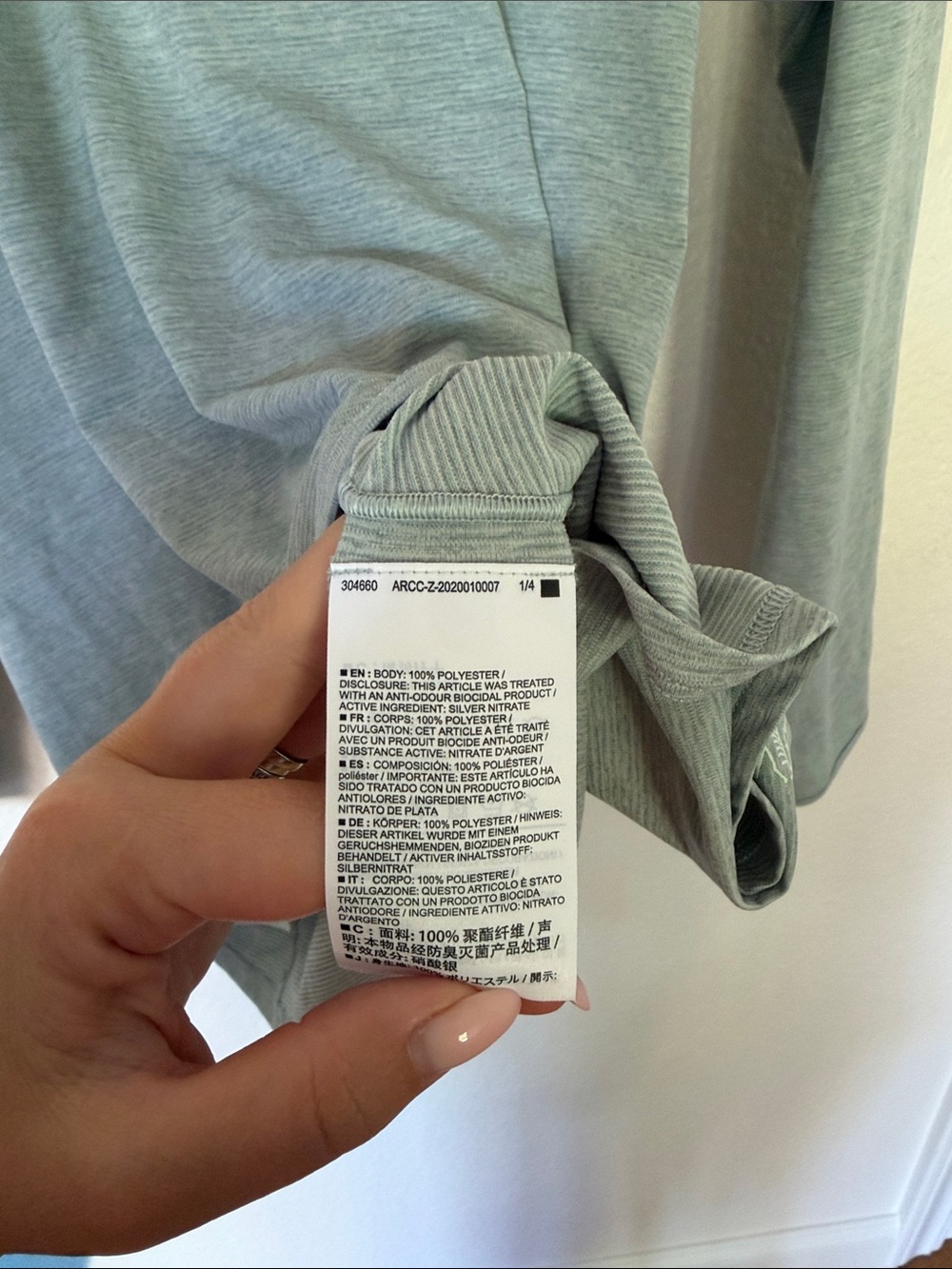 Arc'teryx Women's Long-Sleeve V-Neck Top in Sage - Picture 4 of 4